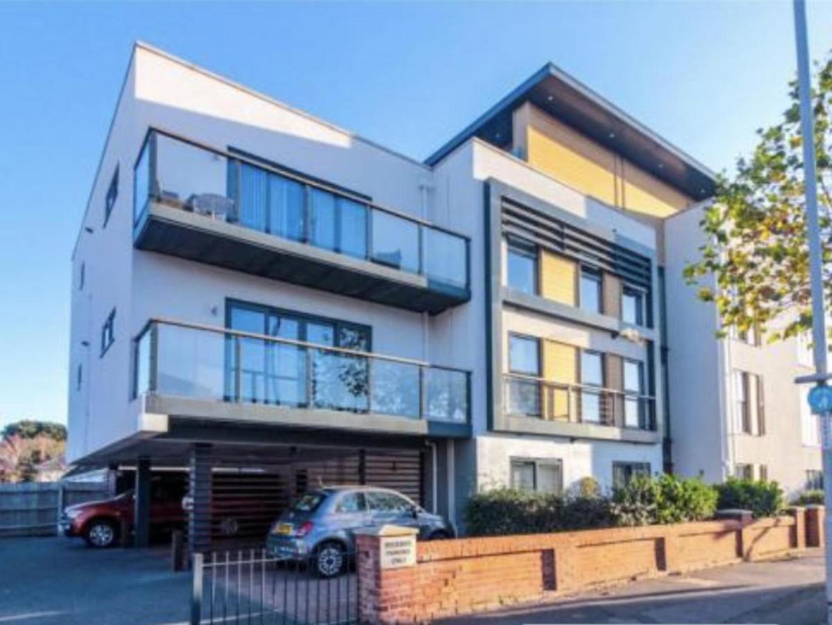 Charming 2-Bed Apartment In Christchurch كرايستشيرش المظهر الخارجي الصورة